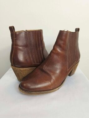 Frye Alton Chelsea Boot Brown Size 9US